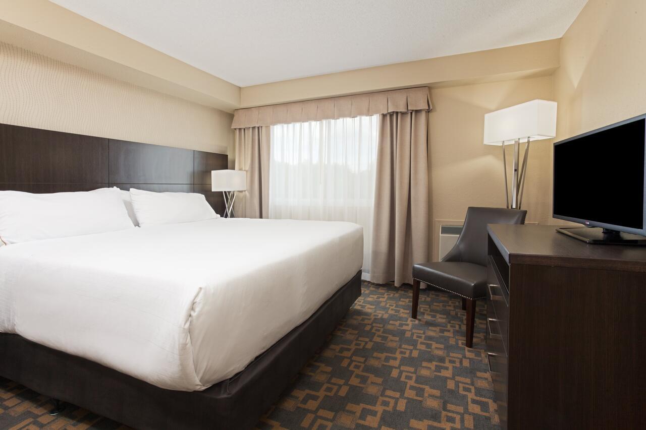 Holiday Inn Express & Suites Vaughan-Southwest By Ihg Exterior photo