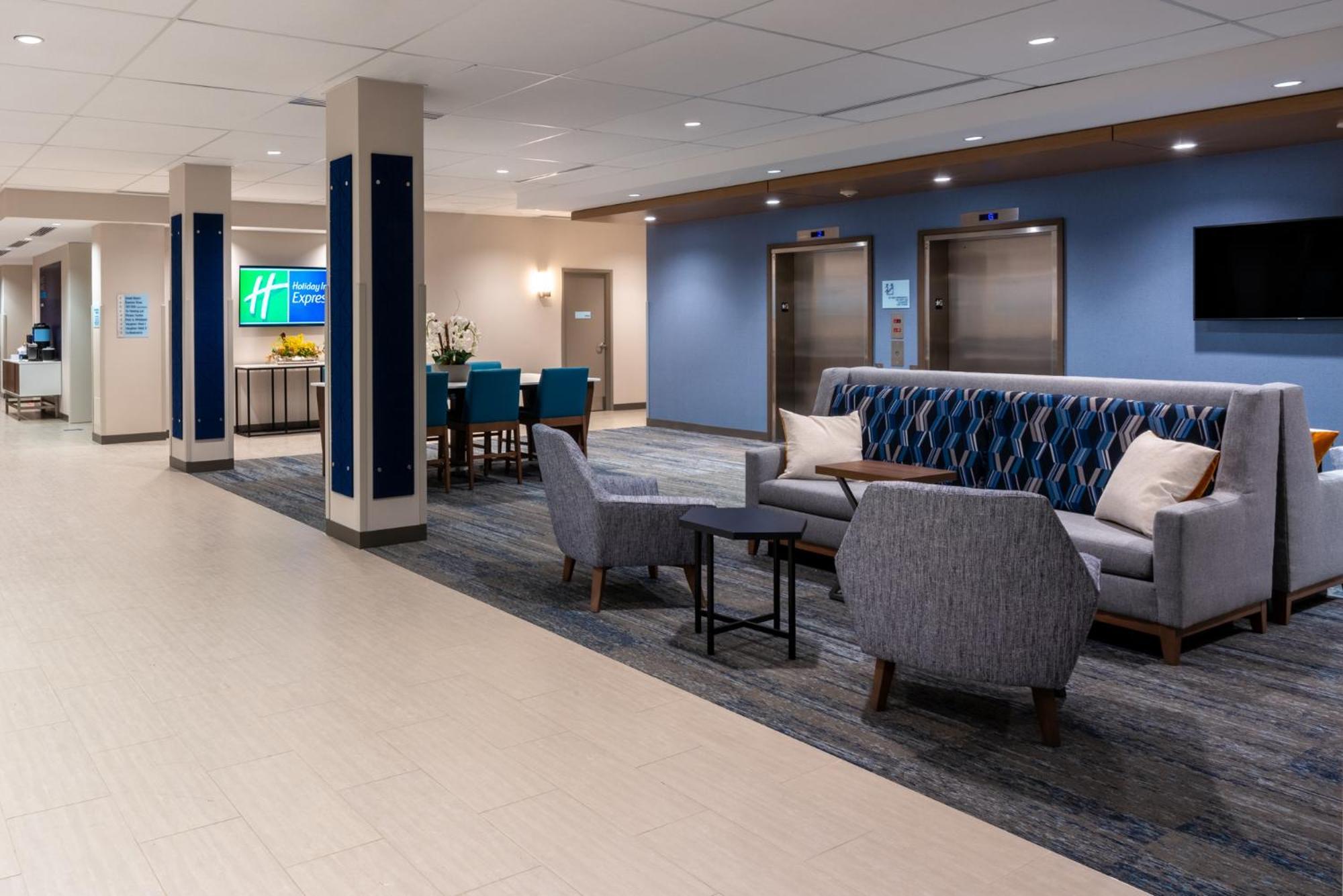 Holiday Inn Express & Suites Vaughan-Southwest By Ihg Exterior photo